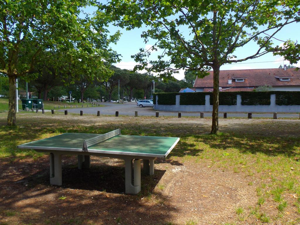 Hotel Cote Et Lac Biscarrosse Exterior foto
